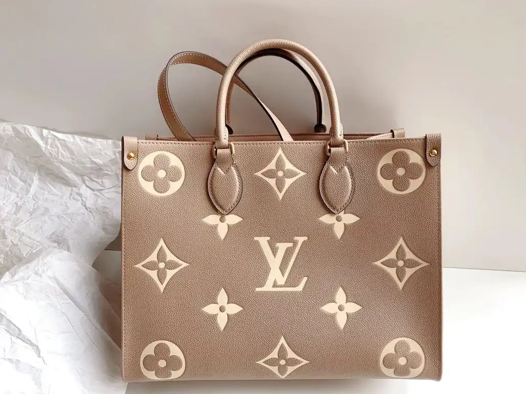 VUITTON MM ONTHEGO LOUIS 0417